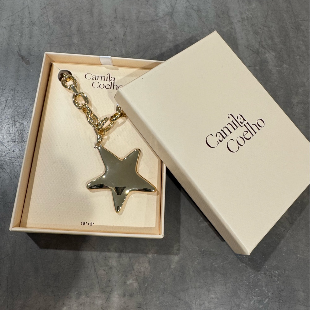 Camila Coelho Gold Chain with JUMBO Star!get in on the trend🔥great for layering